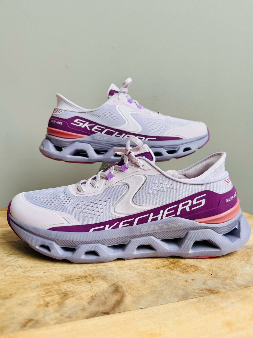 Skechers Slip-Ins Glide-Step Altus Lavender Purple Sneakers Sz 11 Like New